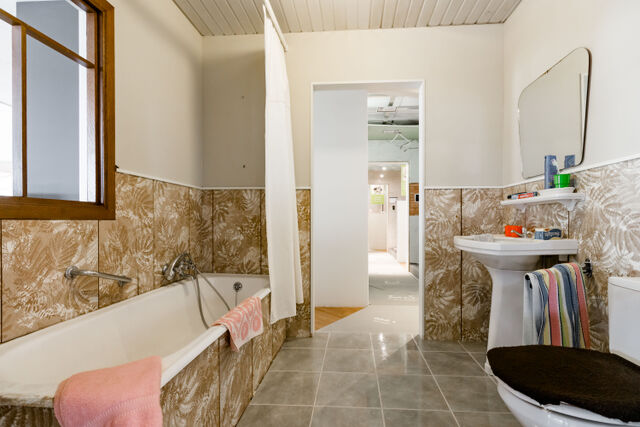 Totale badkamerrenovatie: vloer eruit, moderne badkamer erin